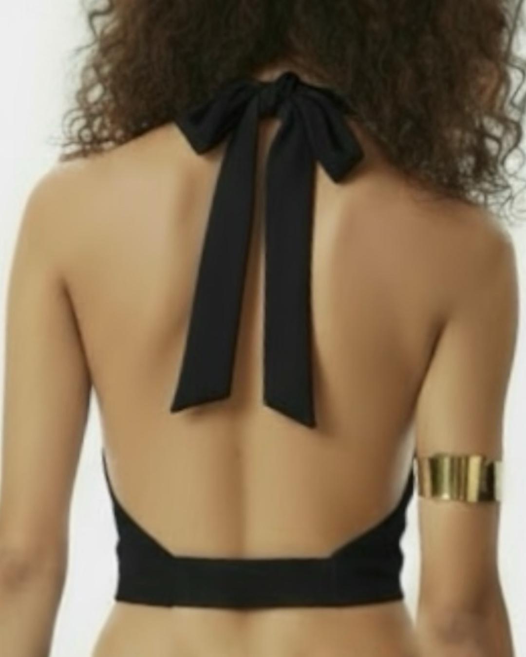 Drape Detaylı Degaje Yaka Sırtı Açık Boyundan Bağlamalı Siyah Bluz - Görsel 3